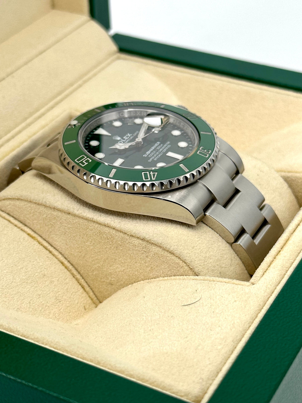 2016 Rolex Submariner "Hulk" 40mm 116610LV Green Dial