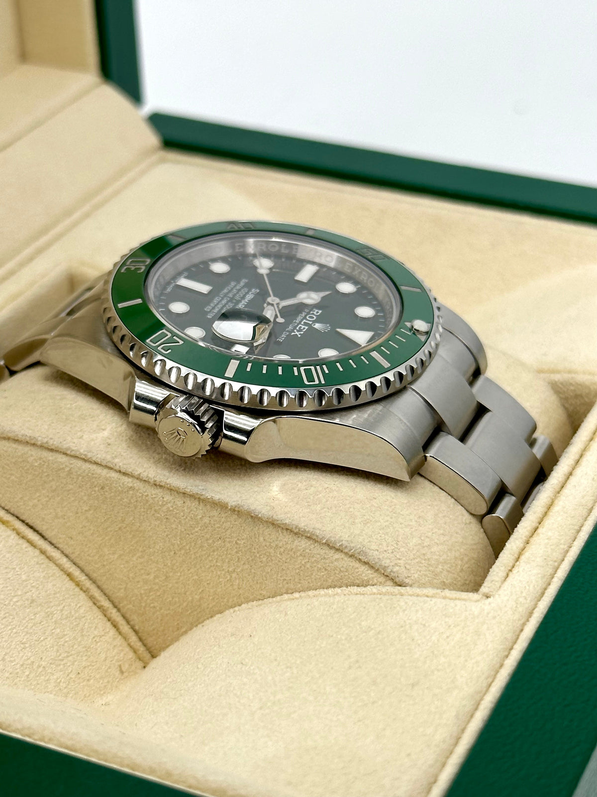 2016 Rolex Submariner "Hulk" 40mm 116610LV Green Dial