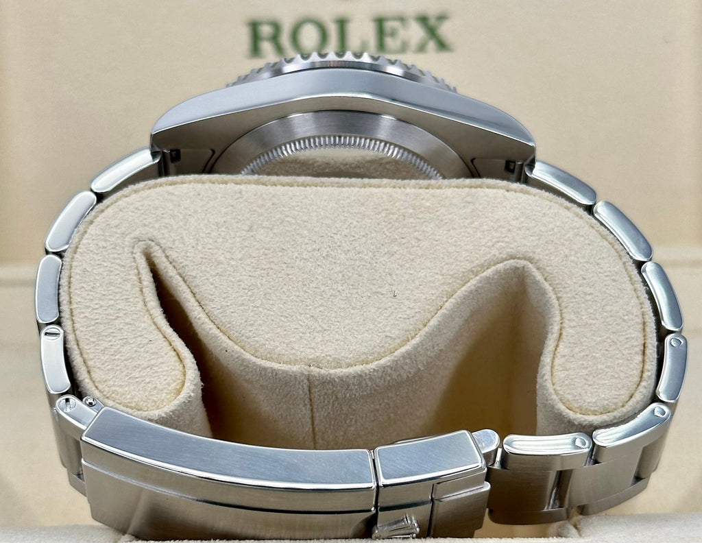 2016 Rolex Submariner "Hulk" 40mm 116610LV Green Dial