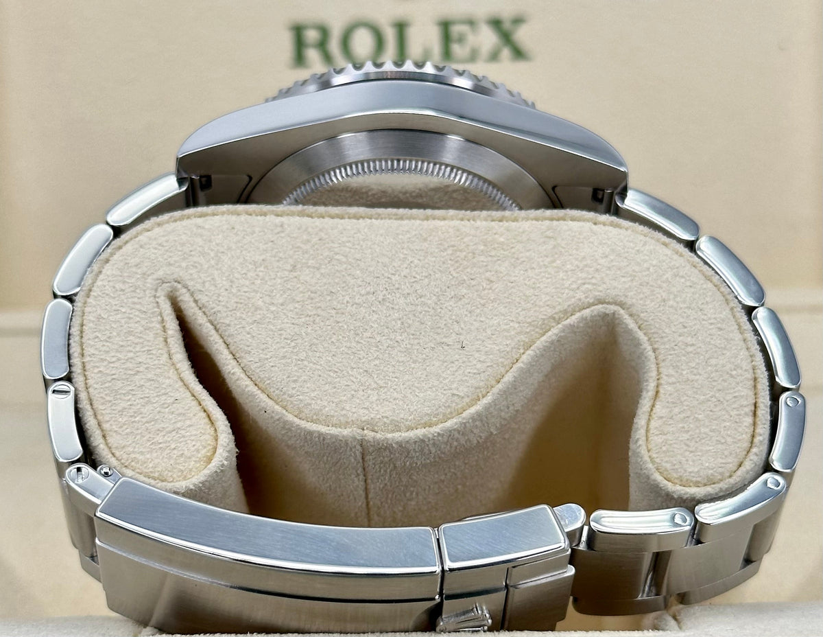 2016 Rolex Submariner "Hulk" 40mm 116610LV Green Dial