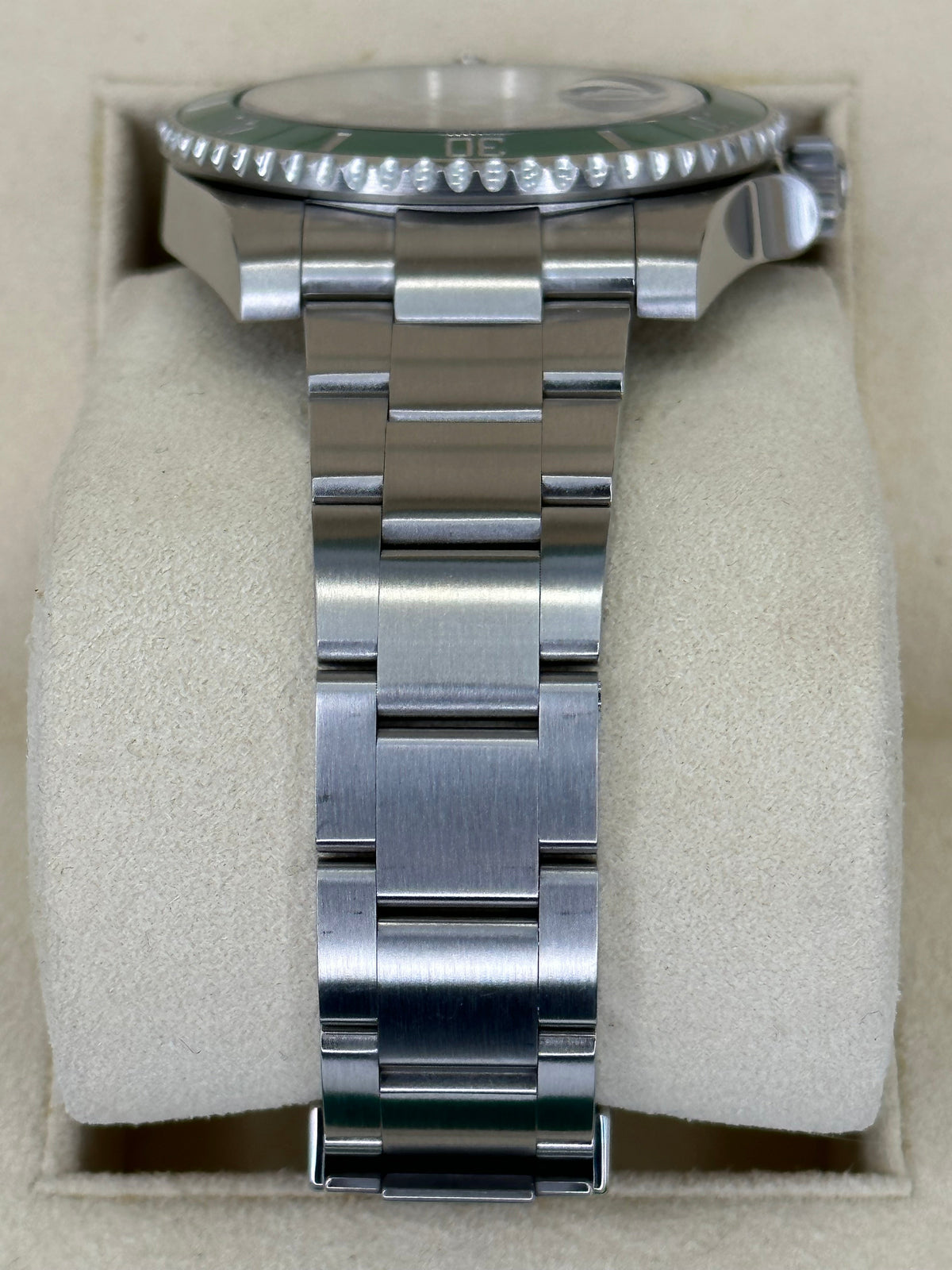 2016 Rolex Submariner "Hulk" 40mm 116610LV Green Dial
