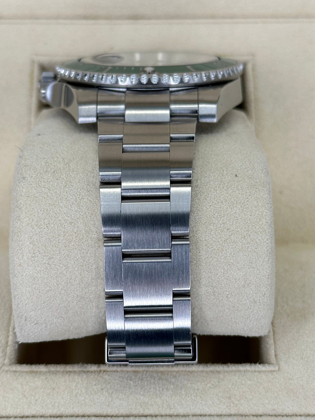 2016 Rolex Submariner "Hulk" 40mm 116610LV Green Dial