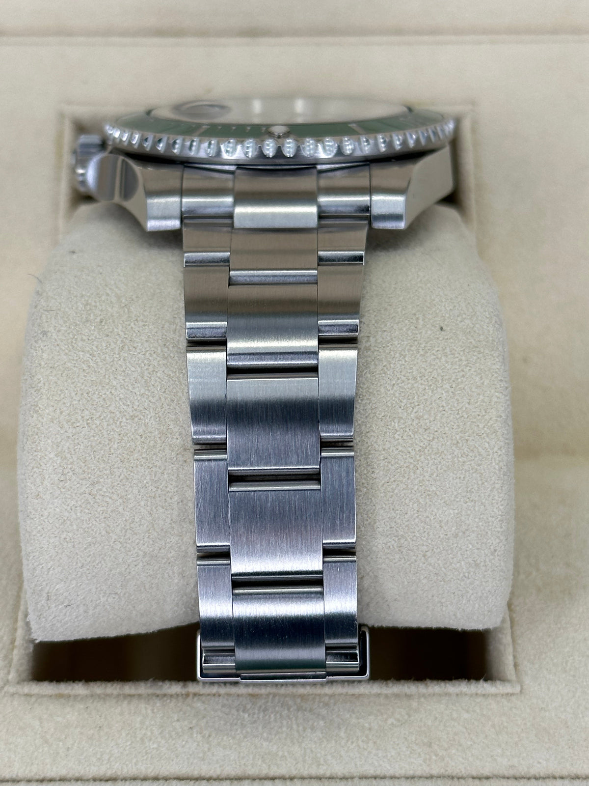 2016 Rolex Submariner "Hulk" 40mm 116610LV Green Dial