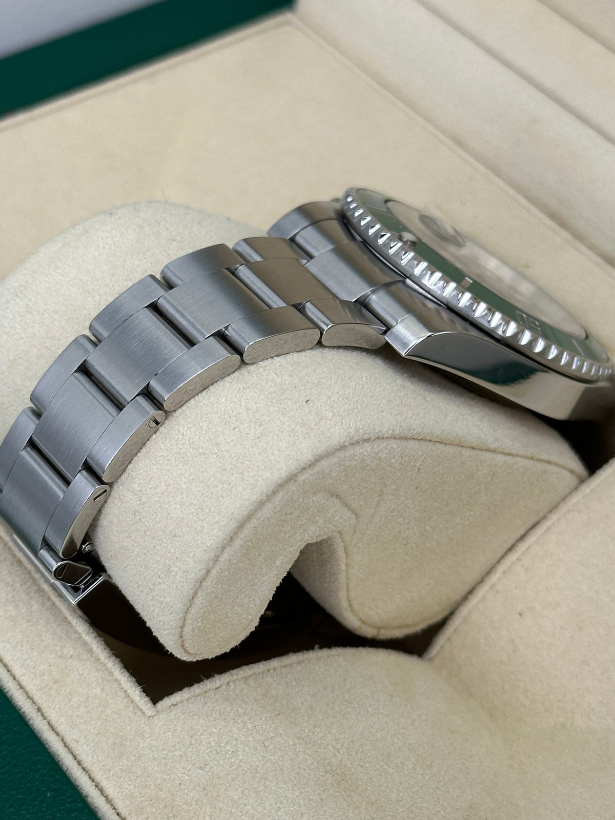 2016 Rolex Submariner "Hulk" 40mm 116610LV Green Dial