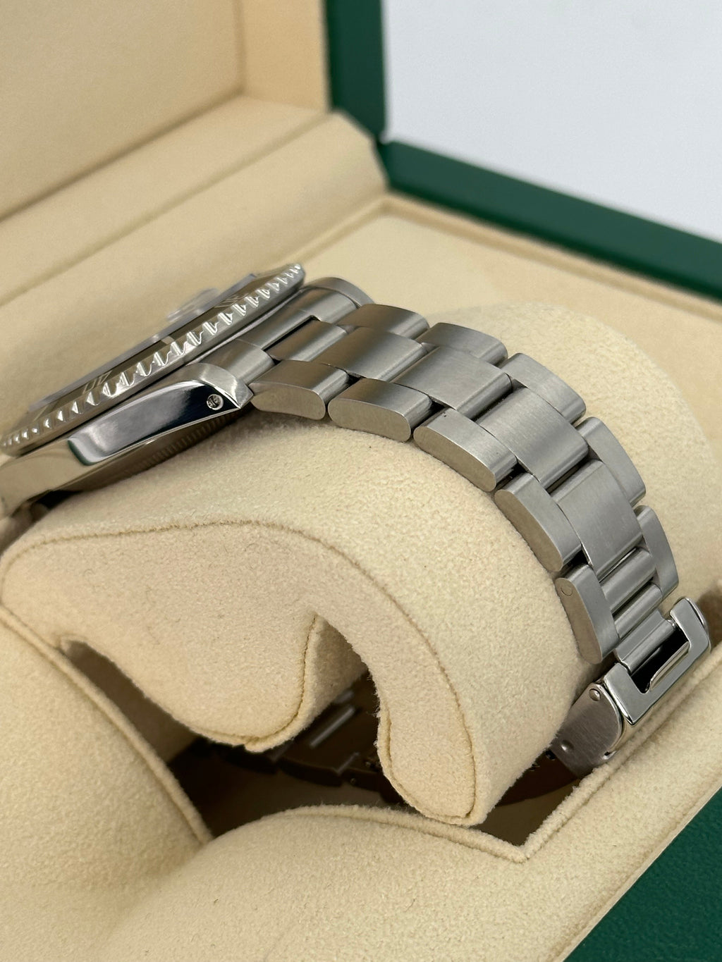 1991 Rolex Submariner Date 40mm 16610 with RSC Card