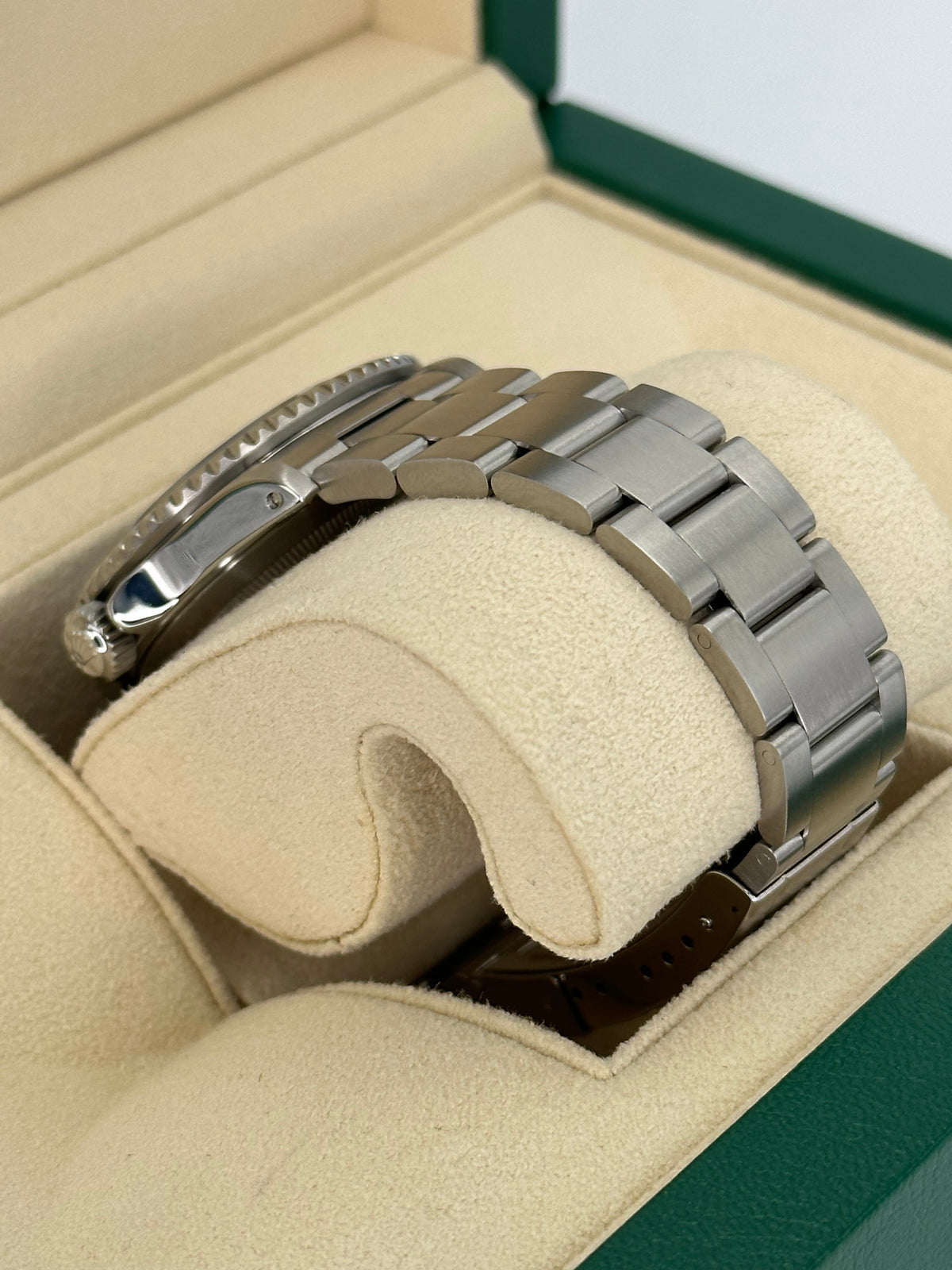 1991 Rolex Submariner Date 40mm 16610 with RSC Card