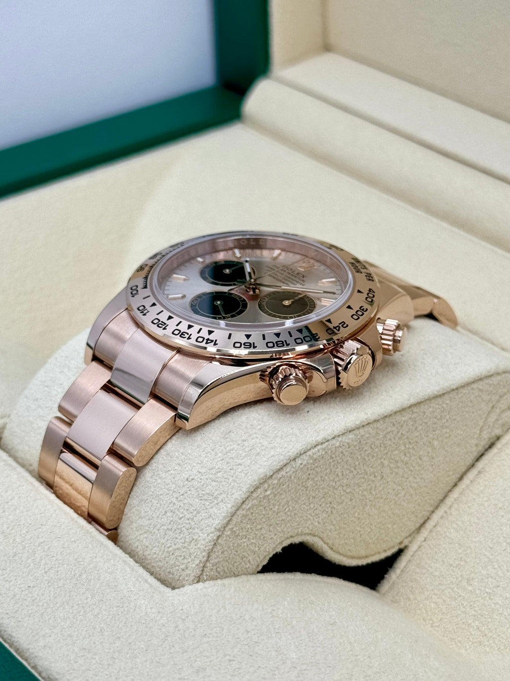NEW 2025 Rolex Daytona 40mm 126505 Rose Gold Sundust Dial