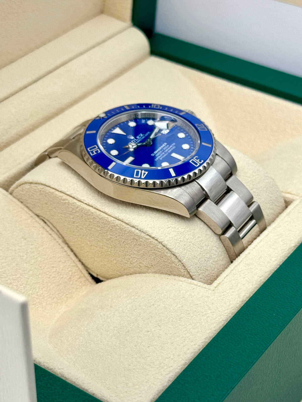 2018 Rolex Submariner "Smurf" 40mm 116619LB White Gold Blue Dial