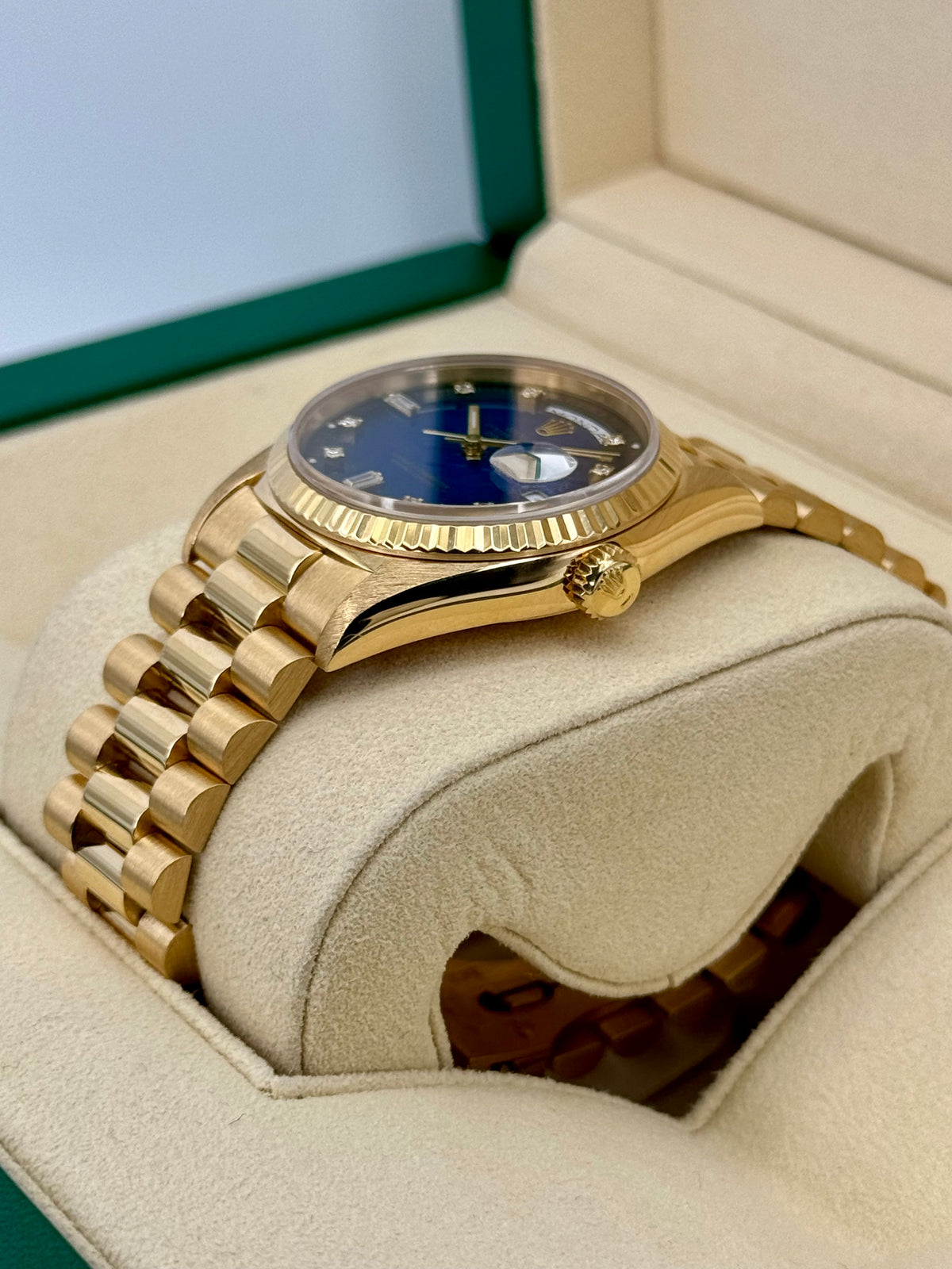 1988 Day-Date 36mm 18038 Gold Presidential Blue Vignette Dial