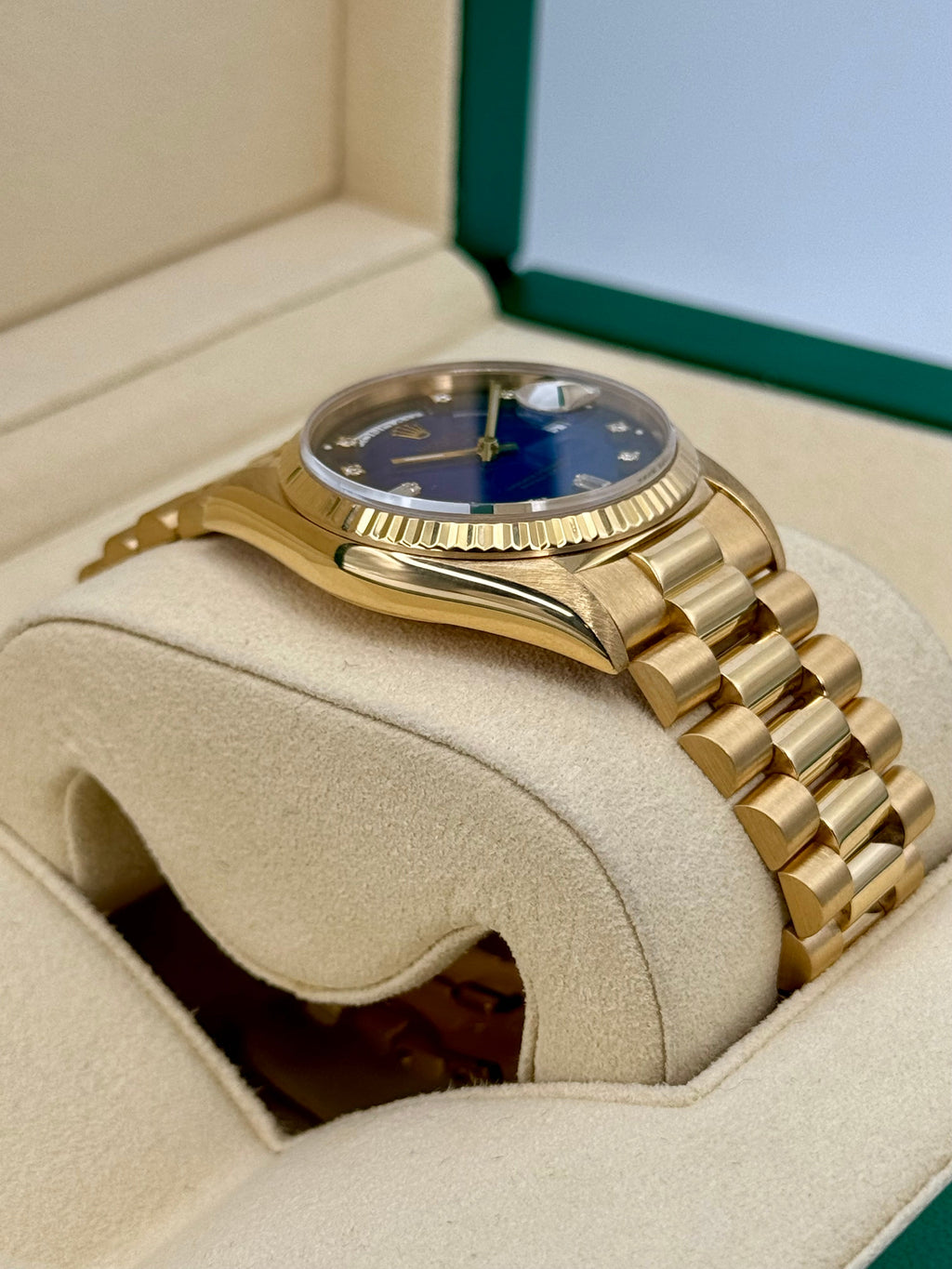 1988 Day-Date 36mm 18038 Gold Presidential Blue Vignette Dial