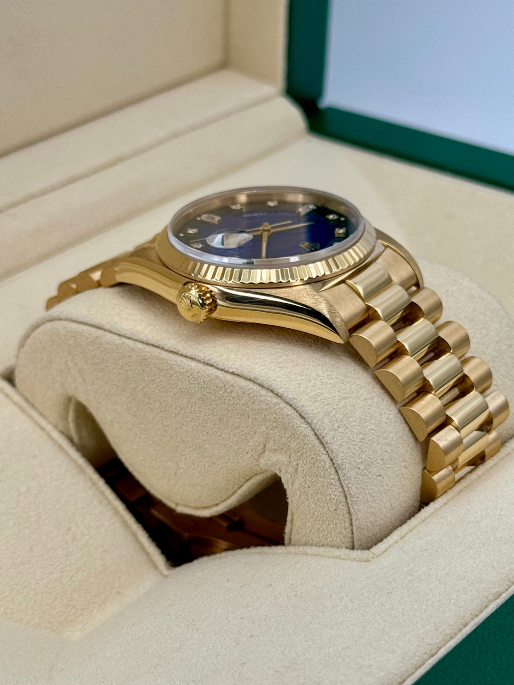 1988 Day-Date 36mm 18038 Gold Presidential Blue Vignette Dial