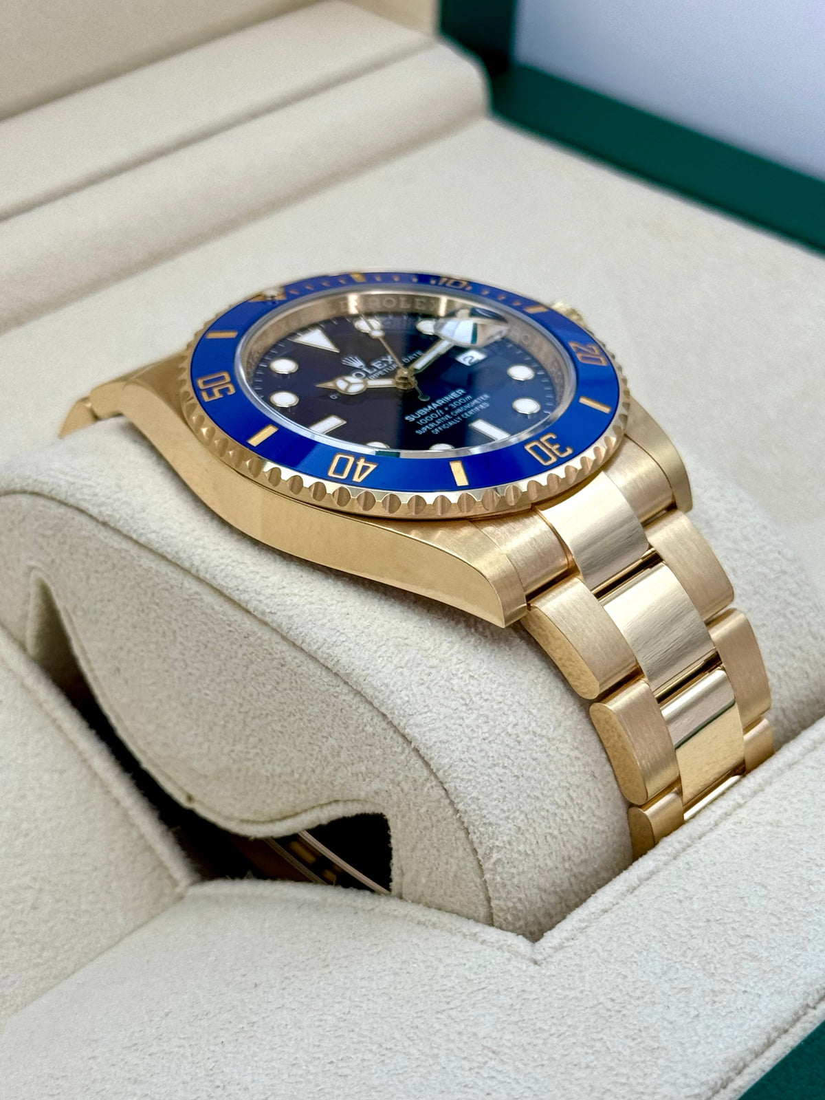 2024 Rolex Submariner "Bluesy" 41mm 126618LB Yellow Gold Blue Dial