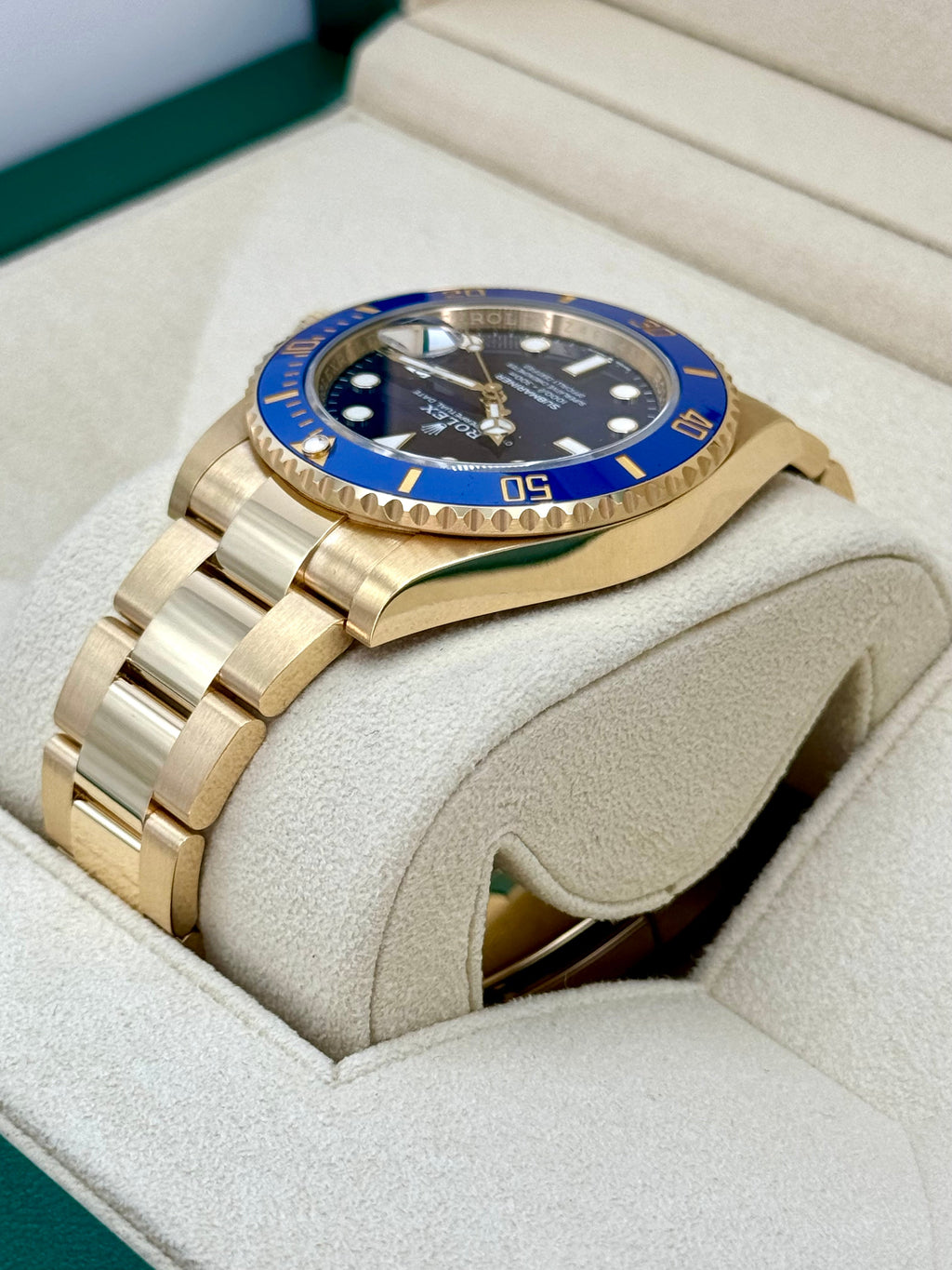 2024 Rolex Submariner "Bluesy" 41mm 126618LB Yellow Gold Blue Dial