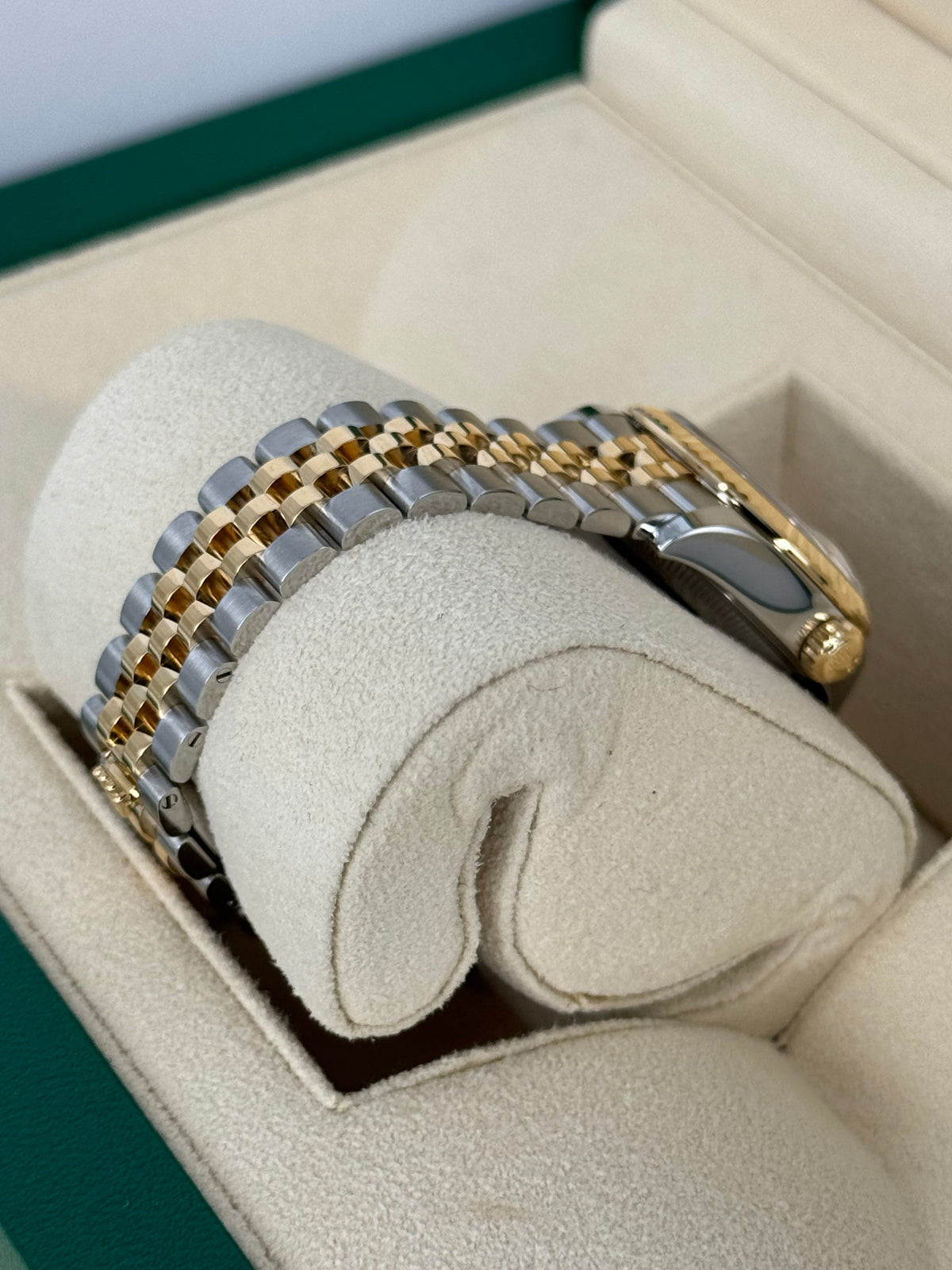 NEW 2025 Rolex Lady Datejust 28mm 279173 Jubilee Champagne Dial