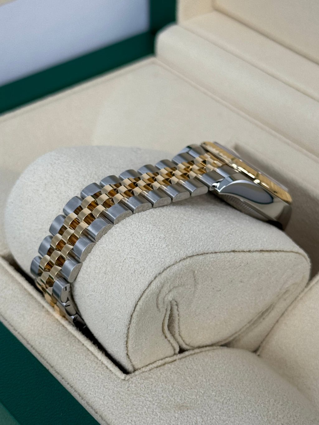 NEW 2025 Rolex Lady Datejust 28mm 279173 Jubilee Champagne Dial