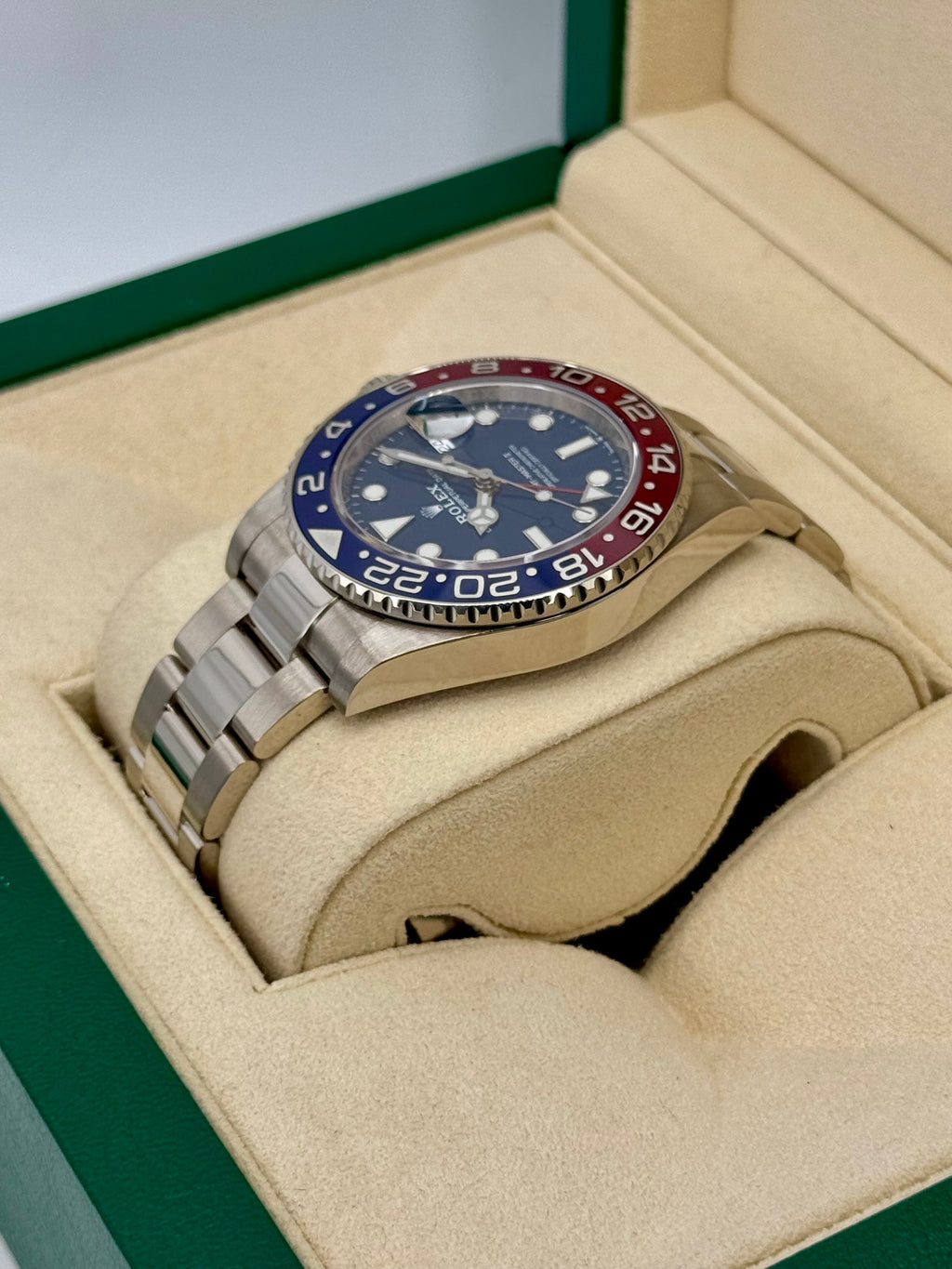 Rolex GMT-Master II "Pepsi" 40mm 126719BLRO White Gold Oyster