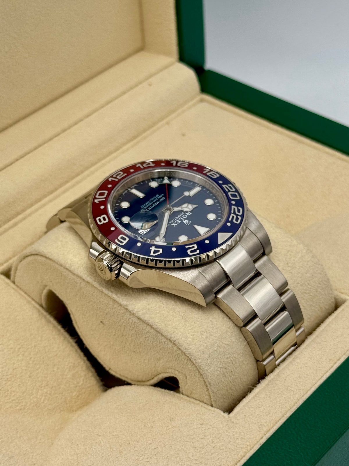 Rolex GMT-Master II "Pepsi" 40mm 126719BLRO White Gold Oyster