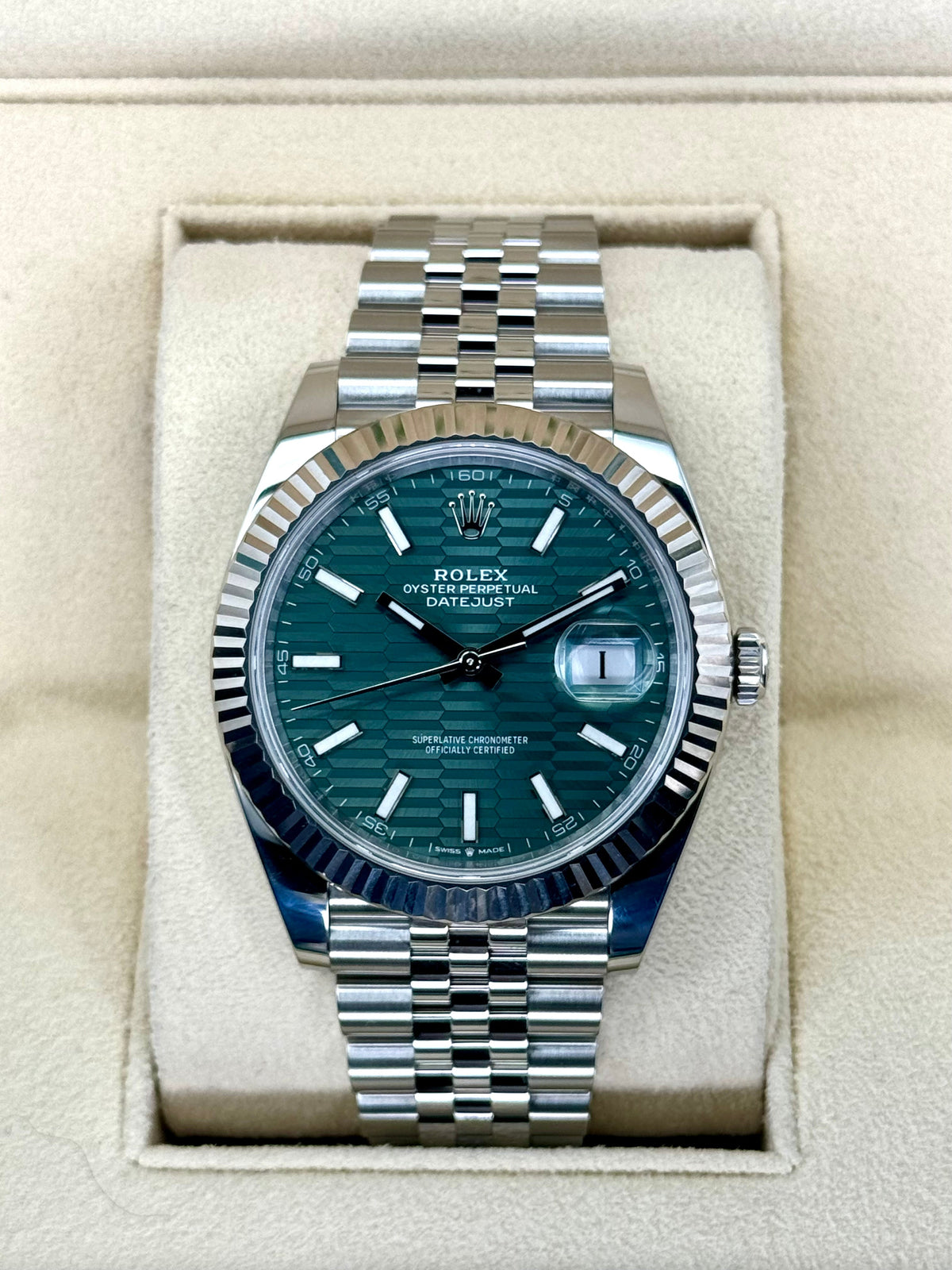 NEW Rolex Datejust 41mm 126334 Jubilee Green Motif Dial