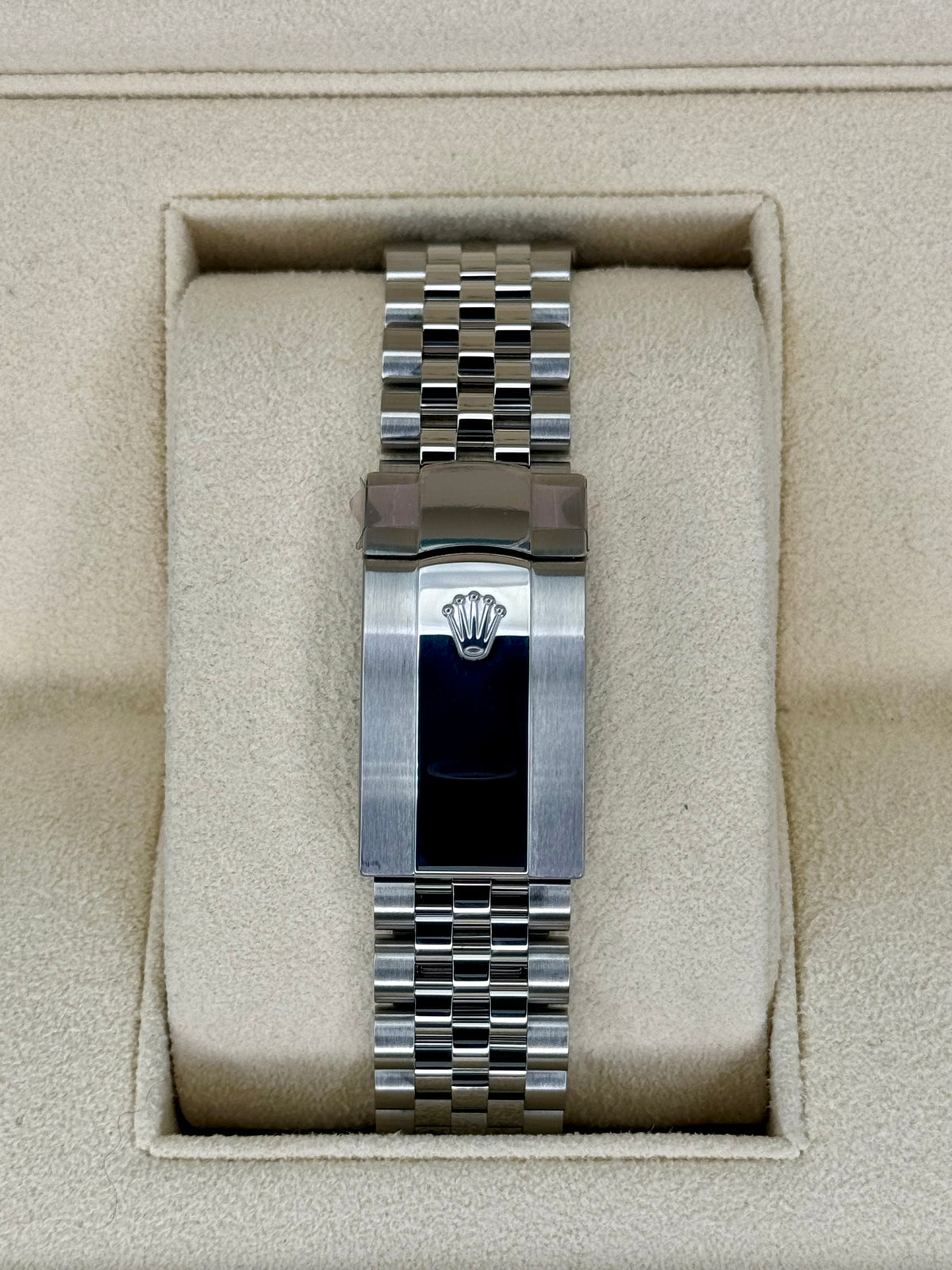 NEW Rolex Datejust 41mm 126334 Jubilee Green Motif Dial