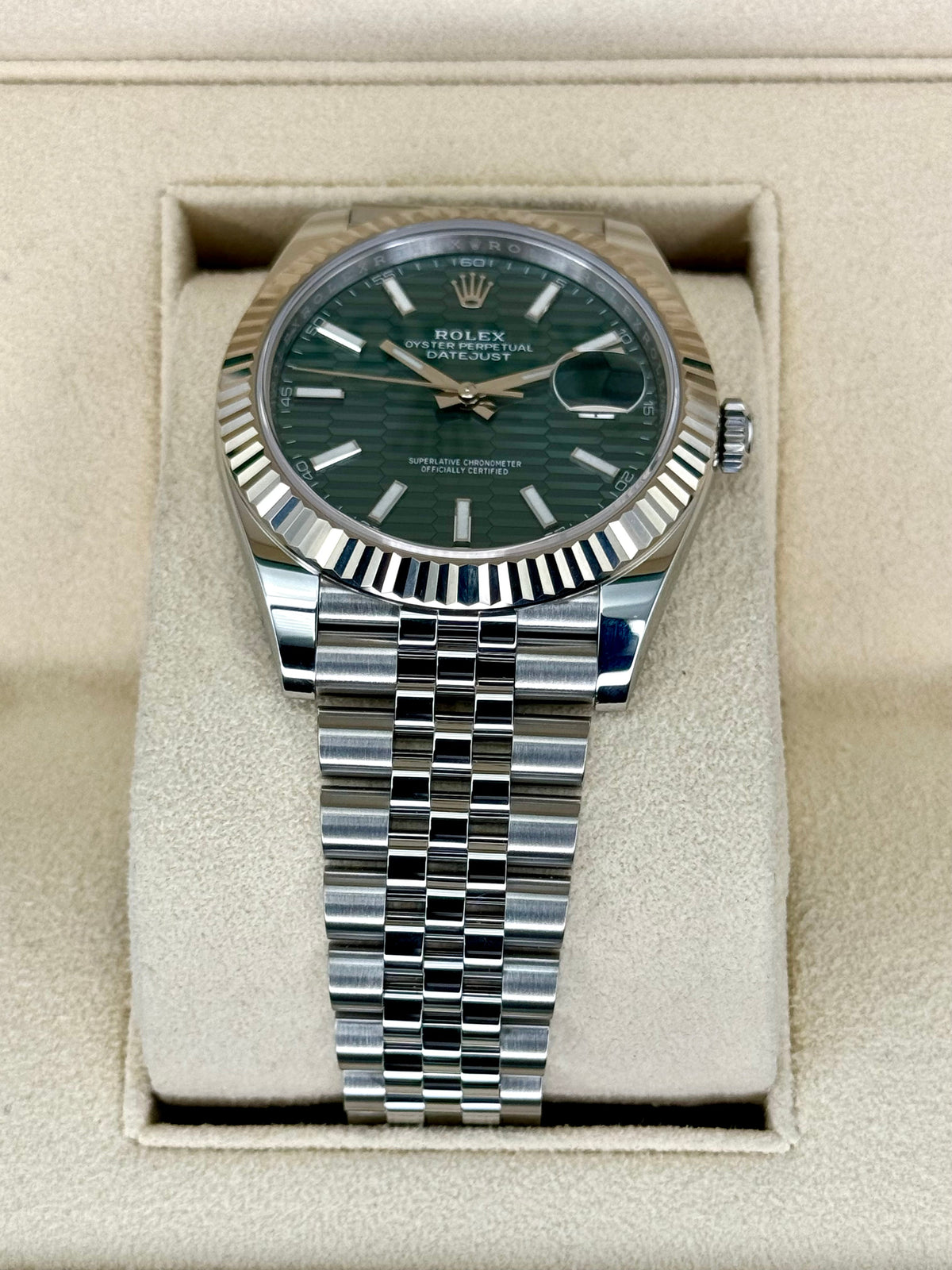 NEW Rolex Datejust 41mm 126334 Jubilee Green Motif Dial