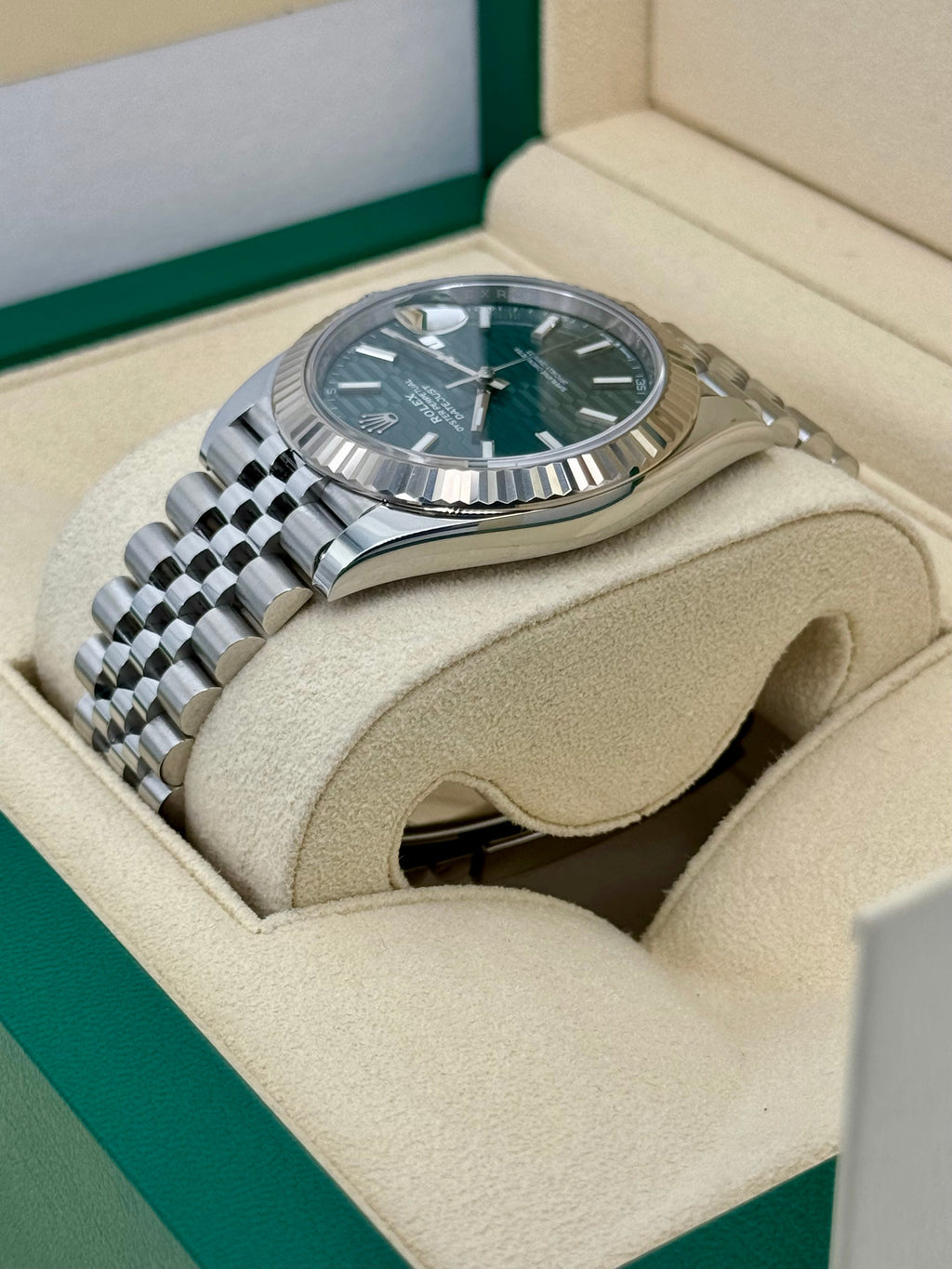 NEW Rolex Datejust 41mm 126334 Jubilee Green Motif Dial