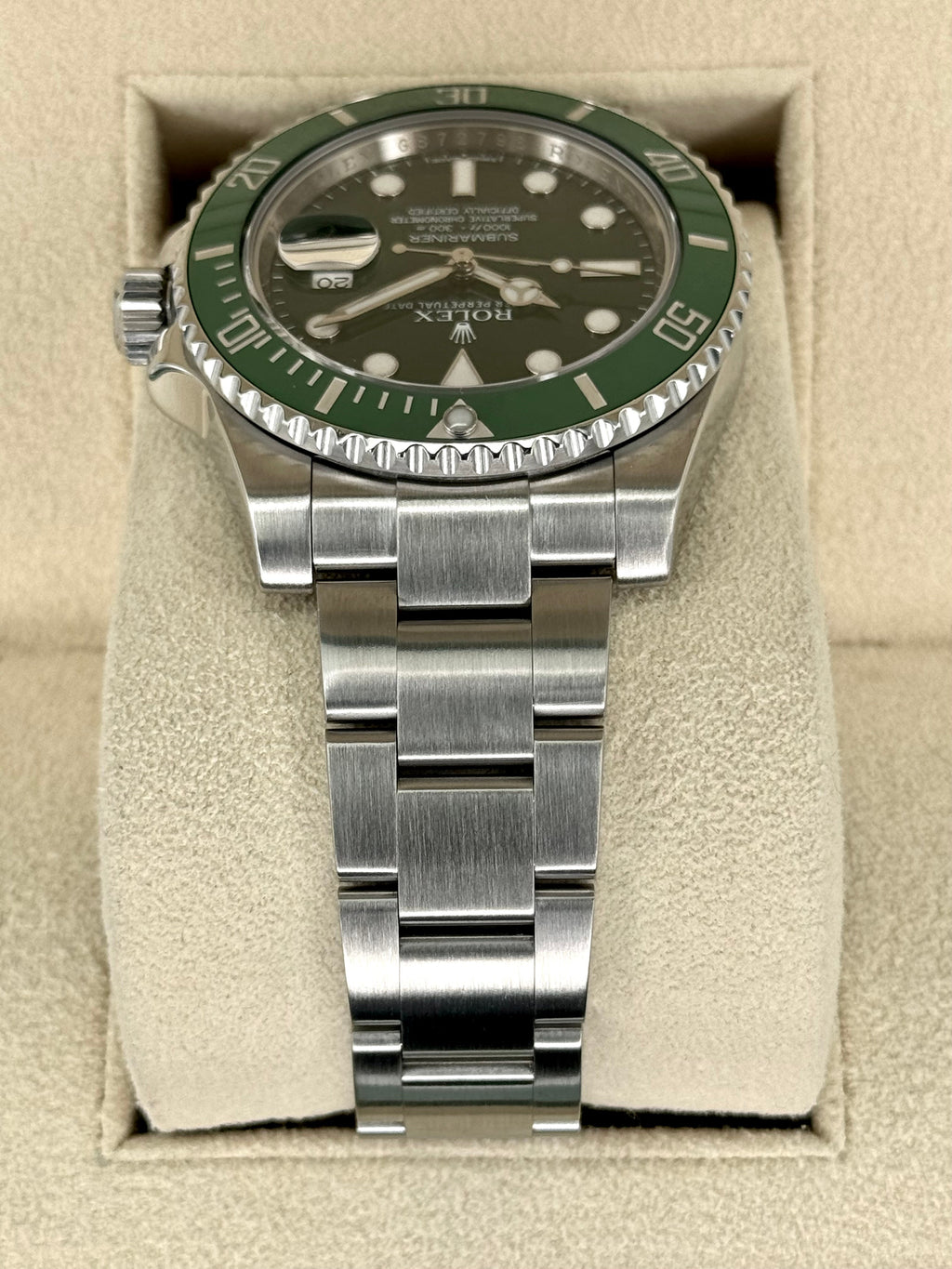 Submariner "Hulk" 40mm 116610LV Green Dial