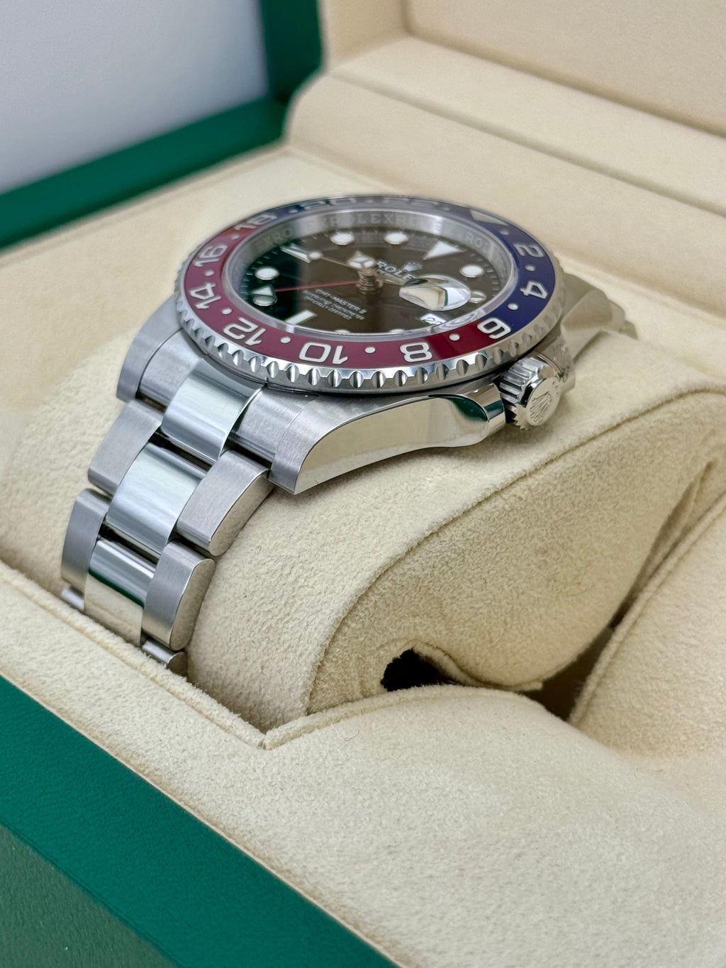 NEW 2022 GMT-Master II “Pepsi” 40mm 126710BLRO Oyster