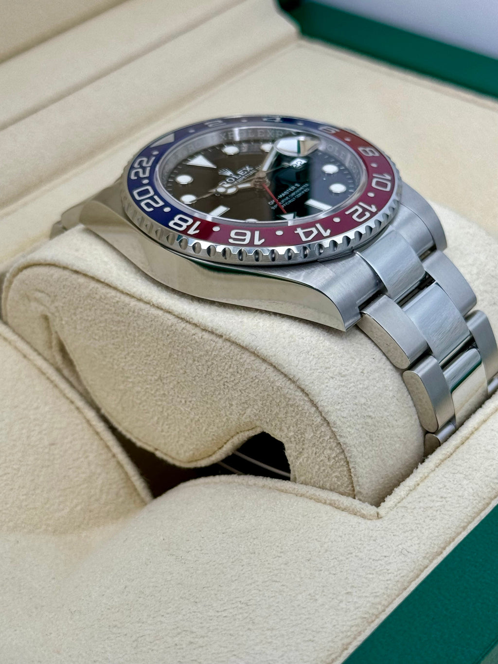 NEW 2022 GMT-Master II “Pepsi” 40mm 126710BLRO Oyster