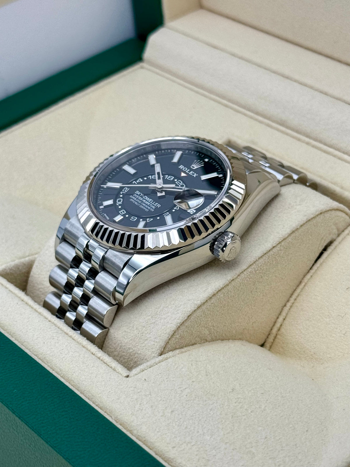 2021 Rolex Sky-Dweller 42mm 326934 Jubilee Black Dial