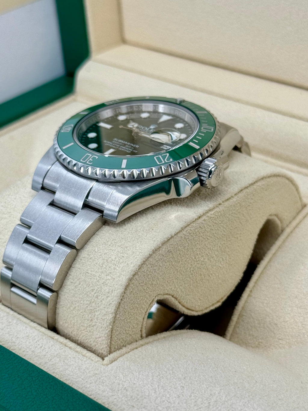 2015 Rolex Submariner "Hulk" 40mm 116610LV Green Dial
