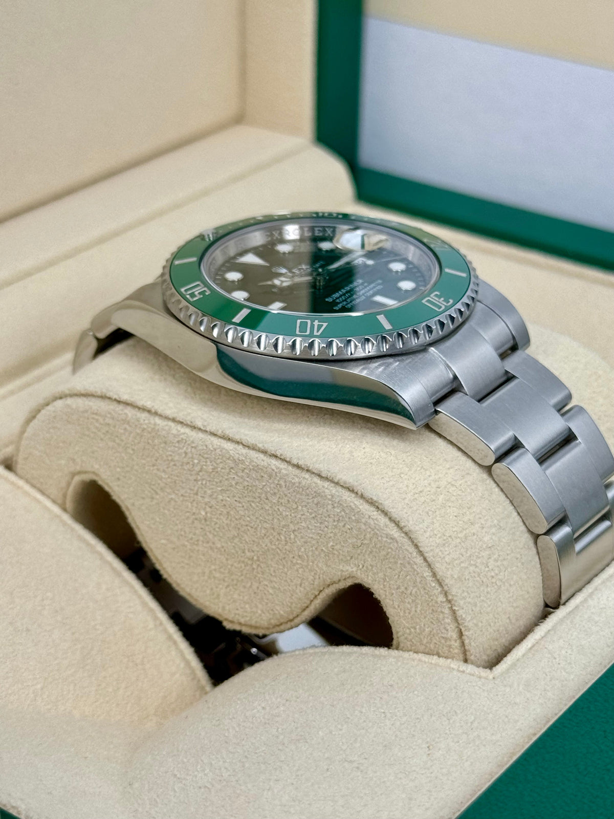2015 Rolex Submariner "Hulk" 40mm 116610LV Green Dial