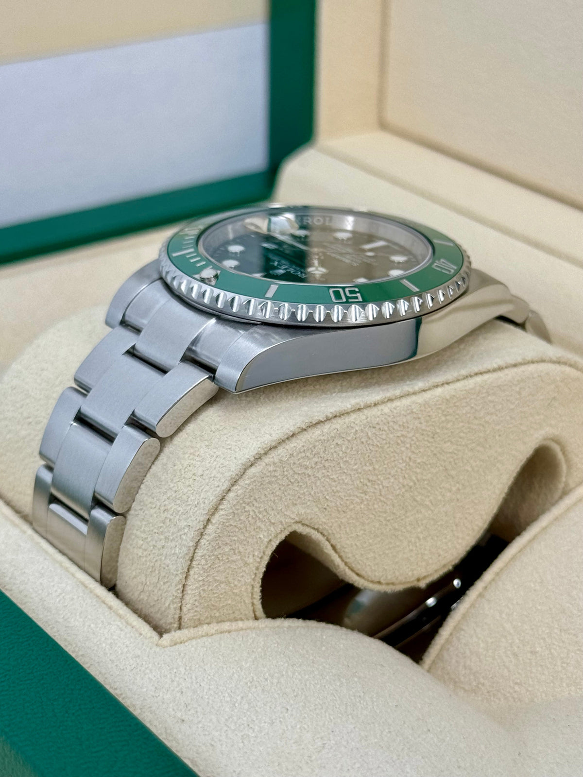 2015 Rolex Submariner "Hulk" 40mm 116610LV Green Dial