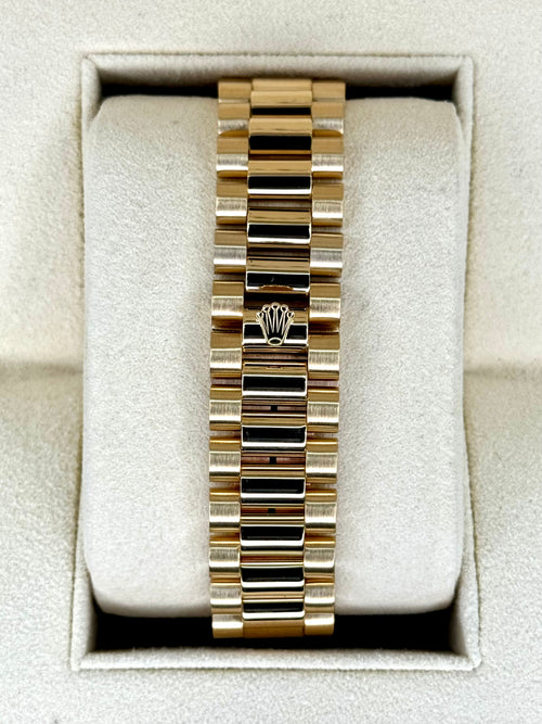 1987 Rolex Day-Date 36mm 18038 Presidential Champagne Diamond Dial