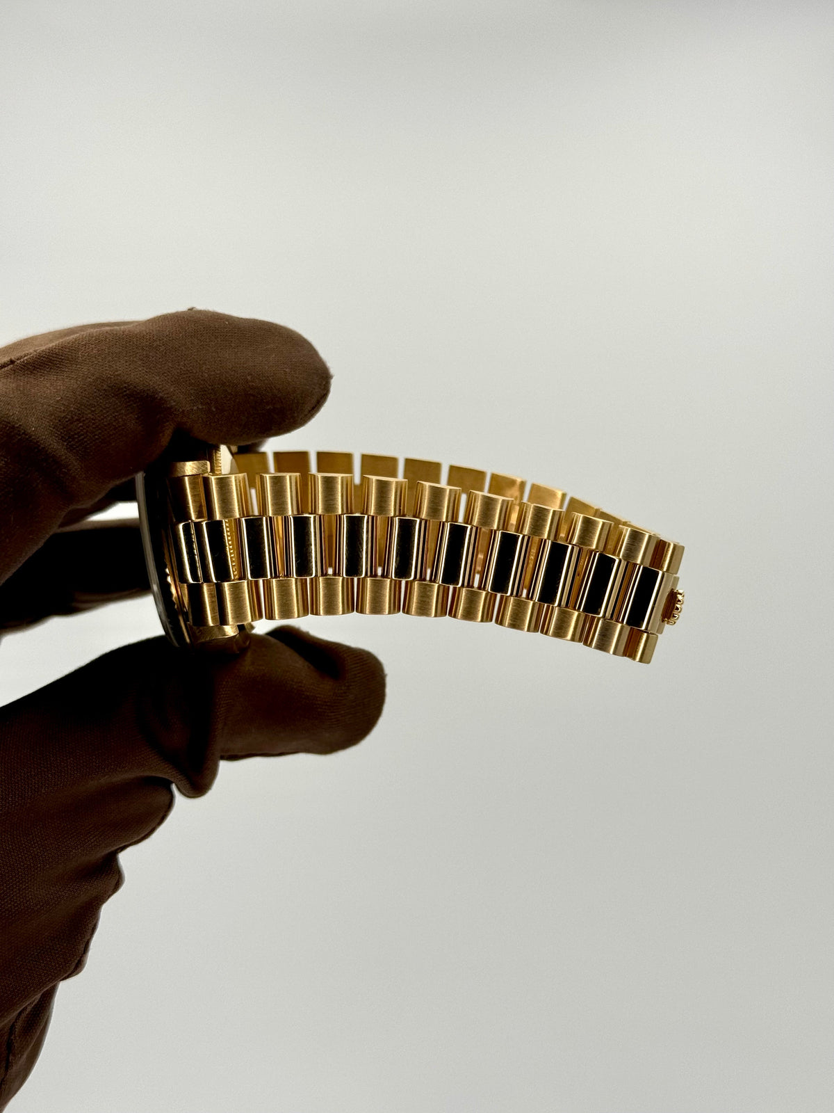 1987 Rolex Day-Date 36mm 18038 Presidential Champagne Diamond Dial