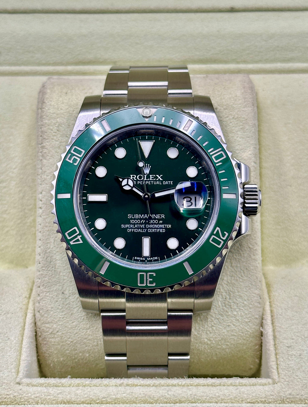 Rolex Submariner "Hulk" 40mm 116610LV Green Dial