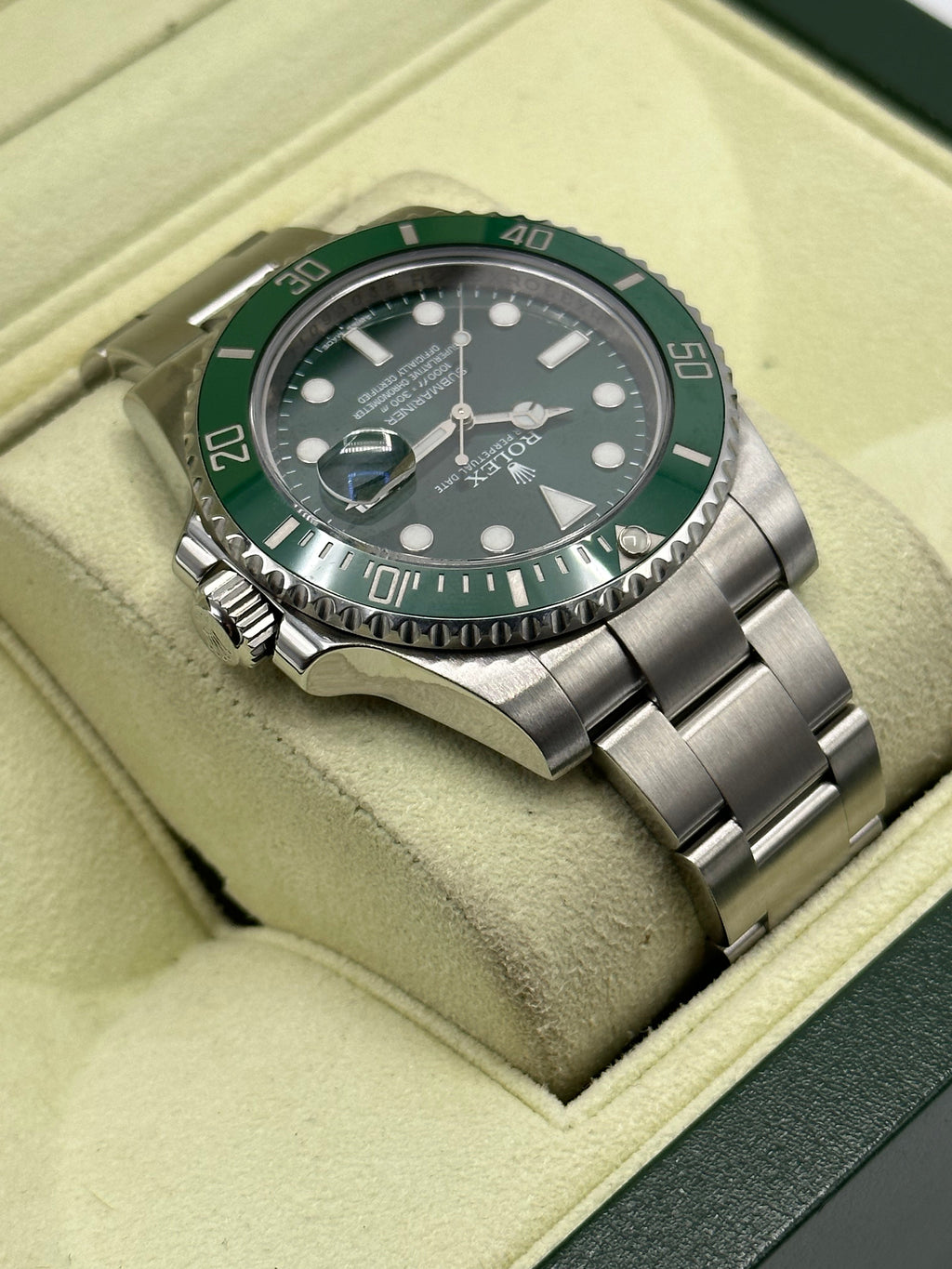 Rolex Submariner "Hulk" 40mm 116610LV Green Dial