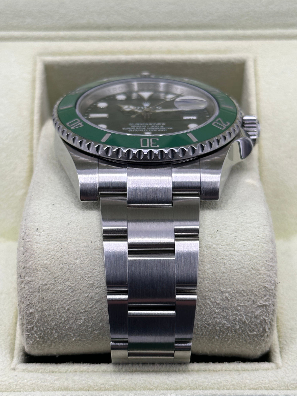 Rolex Submariner "Hulk" 40mm 116610LV Green Dial