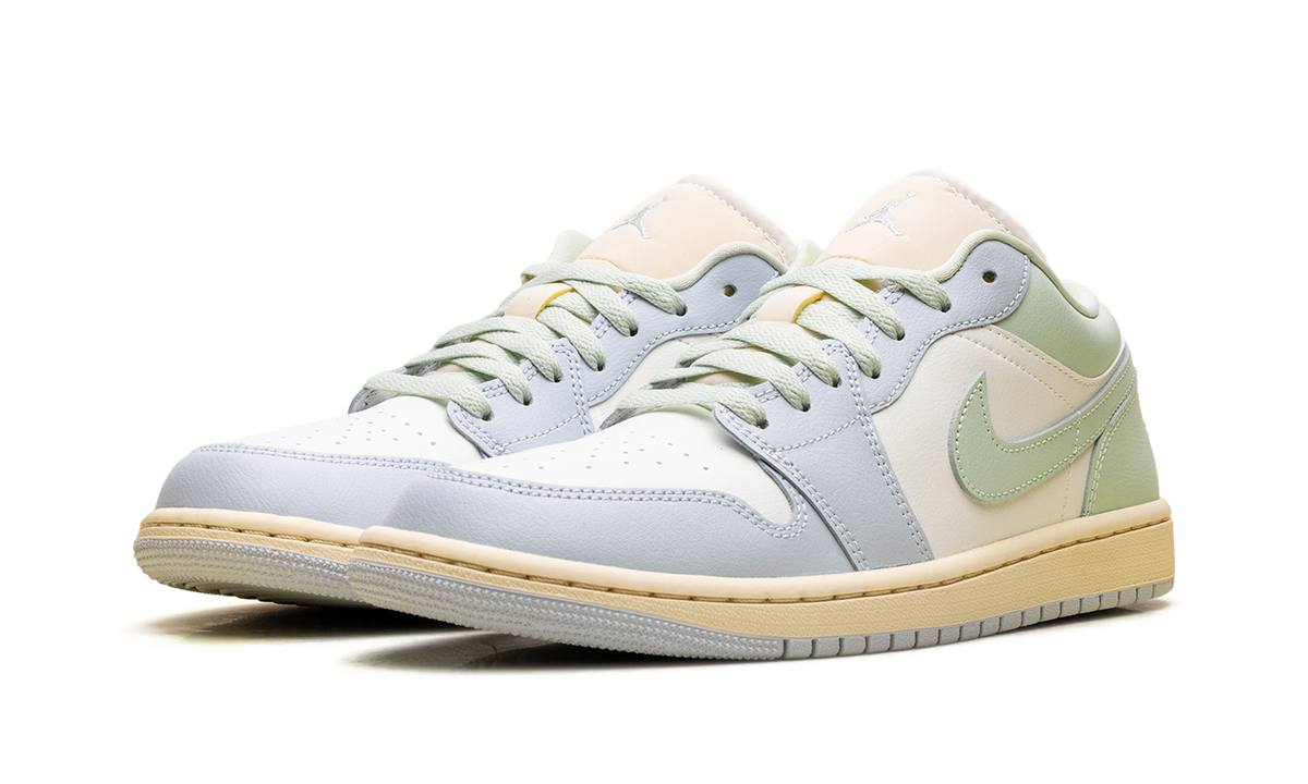 Air Jordan 1 Low WMNS "Sail Jade Aura" DC0774 108