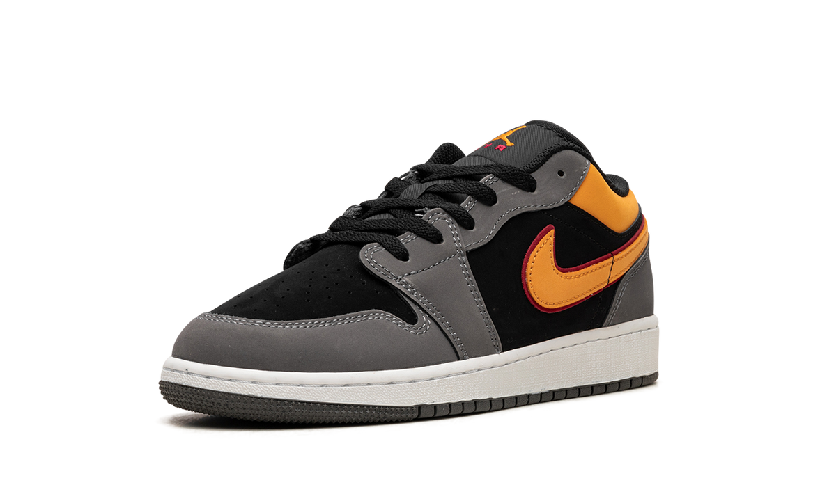 Air Jordan 1 Low SE GS "Vivid Orange" FN7671 008